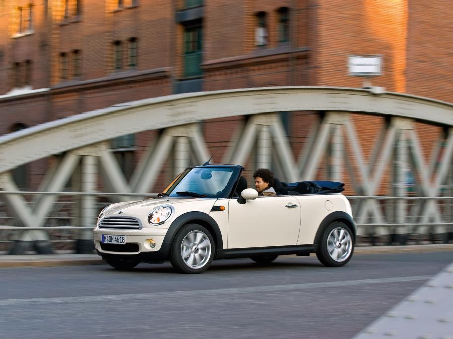  Mini Cooper Cabrio 2009 года  (фото 7 из 17)